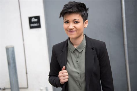 jen from ladylike and her cute pixie haircut short hair styles cute pixie haircuts girl haircuts