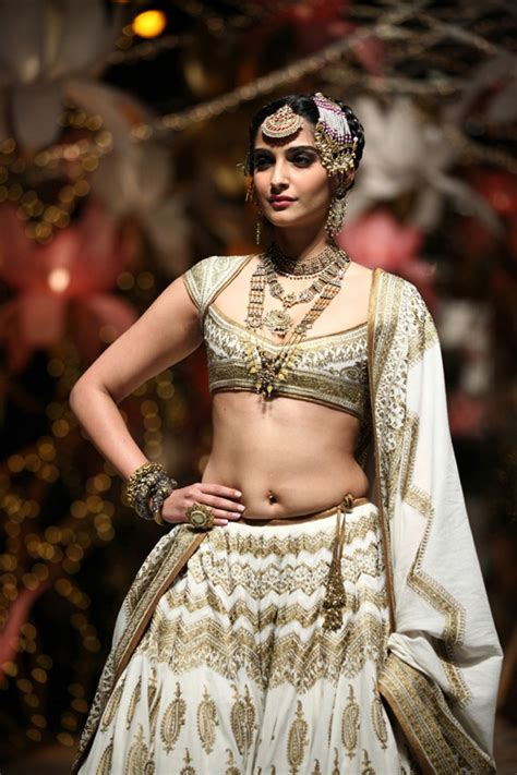 Indian Girl Sonam Kapoor Hip Navel In White Half Saree Photos