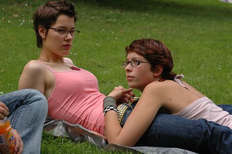 wallpaper portrait glasses grass park sitting green friendship couple summer nikon