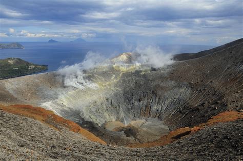 gran cratere auf vulcano sizilien foto bild landschaft
