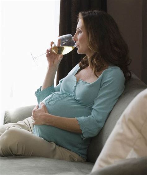 Pregnant Women Told To Abstain From Drink In First