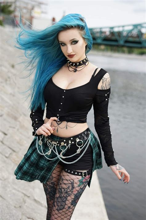 pin by greywolf on girl gothic fashion women hot goth girls gothic