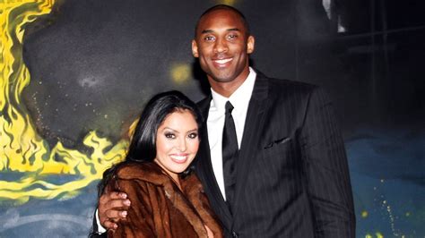 Kobe Bryant Makes Out With Ex Wife