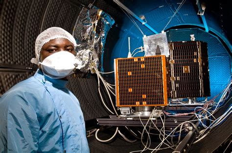 satelite peruano de observacion de la tierra satelite construido por