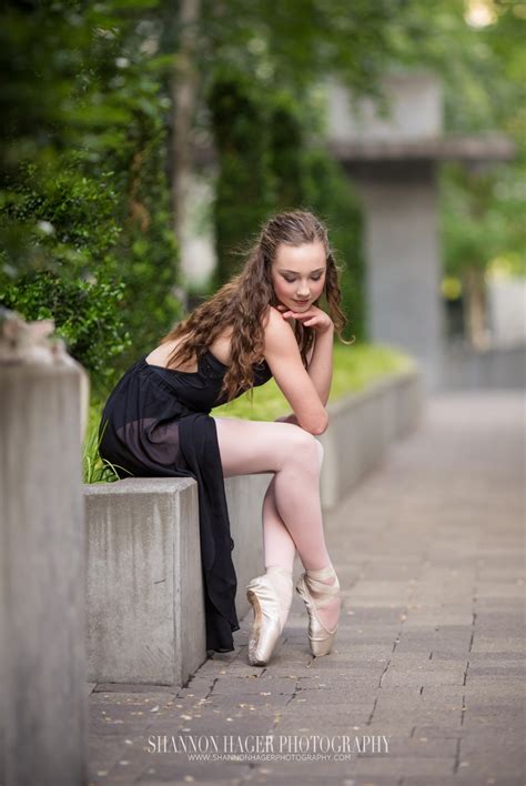 portland senior photographer maddie s urban ballet session