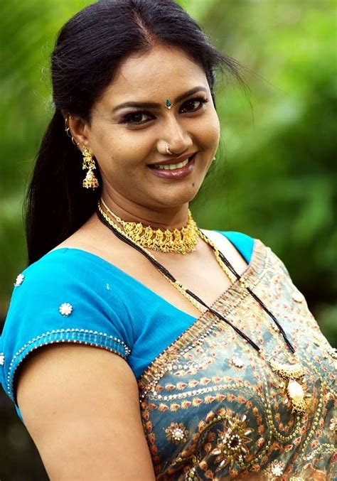Hot Picsz Hot Tamil Andtelugu Actress Raksha