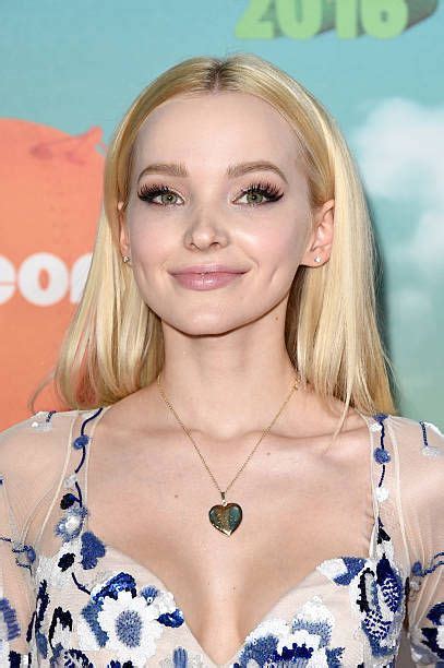 pin en dove cameron