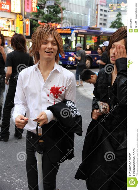 male hosts look for potential clients in kabukicho