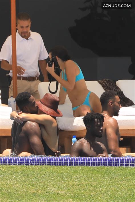 Kendall Jenner Sexy With Khloe Kardashian And Nba Players Ben Simmons