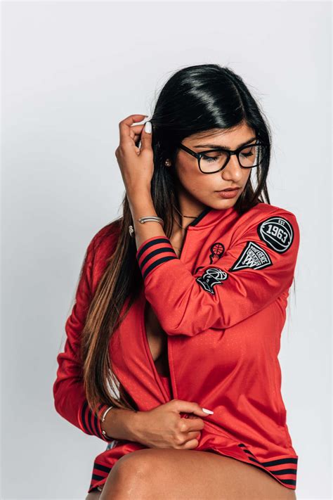 Mia Khalifa Hd Phone Wallpapers Wallpaper Cave