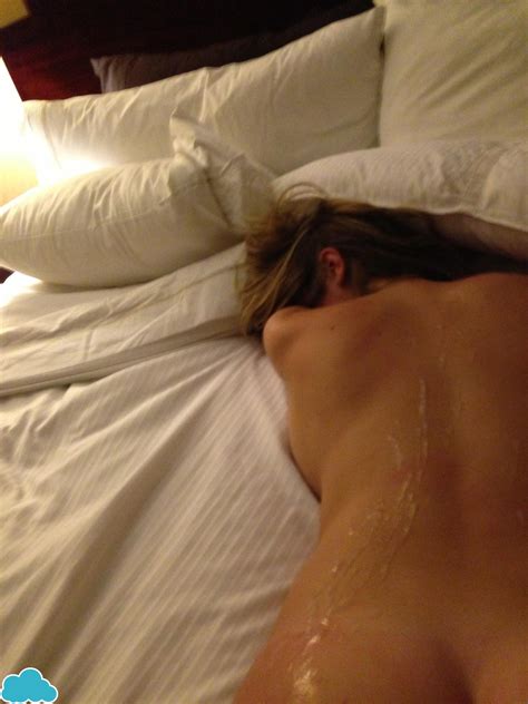 kate upton leaked nude photos from hacked iphone
