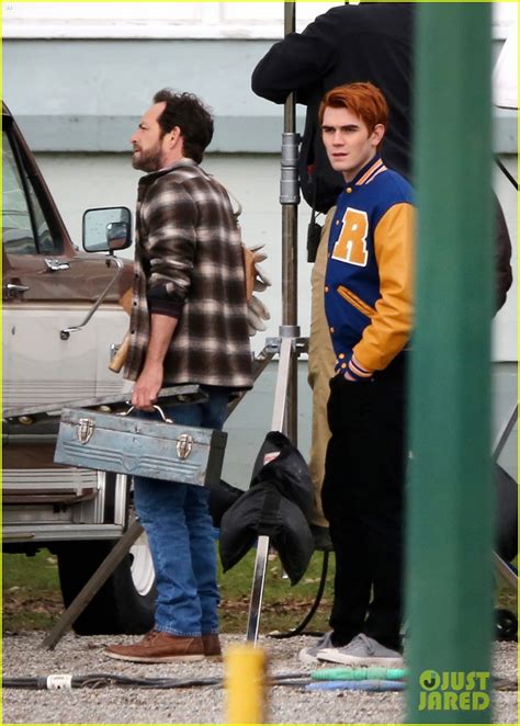 Kj Apa Films New Scenes With Riverdale Dad Luke Perry Photo 1141195