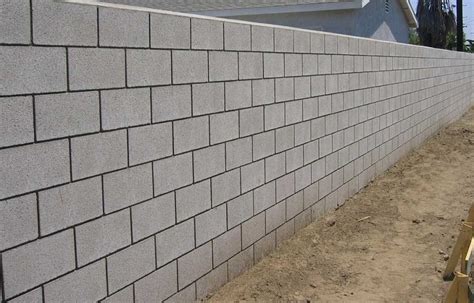 calculate number  concrete blocks   wall
