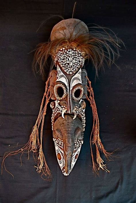 Papua New Guinea Mei Mask From Tambanum Village At 1stdibs