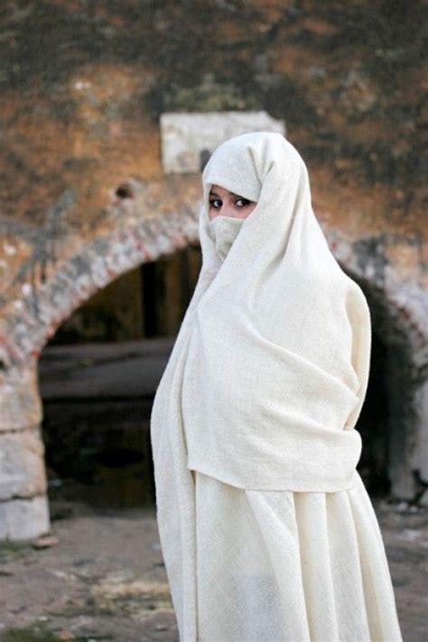 White Niqab Old Veil In Algeria Algeria White