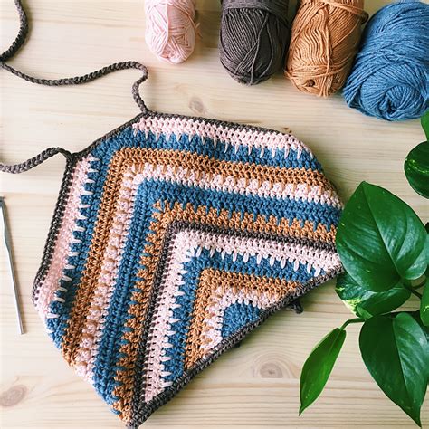 trend halter patterns  crochet  blognobleknits