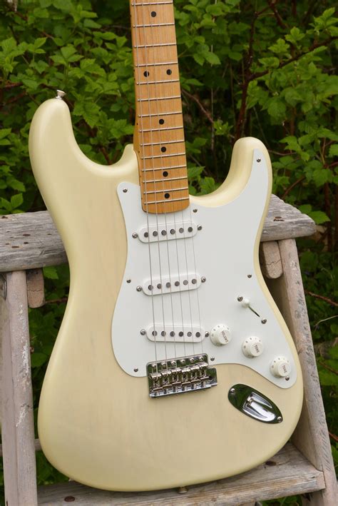 fender american vintage  stratocaster electric guitar