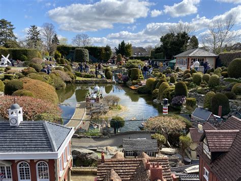 trip  bekonscot model village  railway  gingerbread housecouk