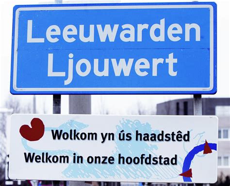 plaatsnaambord leeuwarden nederland holland fotos