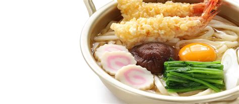 nabeyaki udon traditional noodle dish  japan