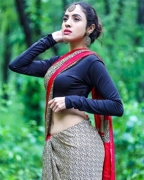 Saree Girls Beautiful Girl Pic Indian Saree Indian Girl In