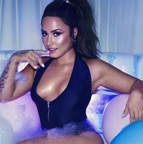 Demi Lovato Sorry Not Sorry Music Video Drives Fans Wild Daily Star