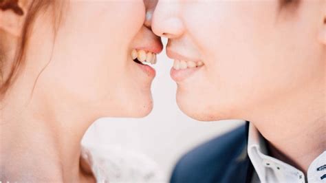 7 reasons why kissing is good for health and why we should kiss more