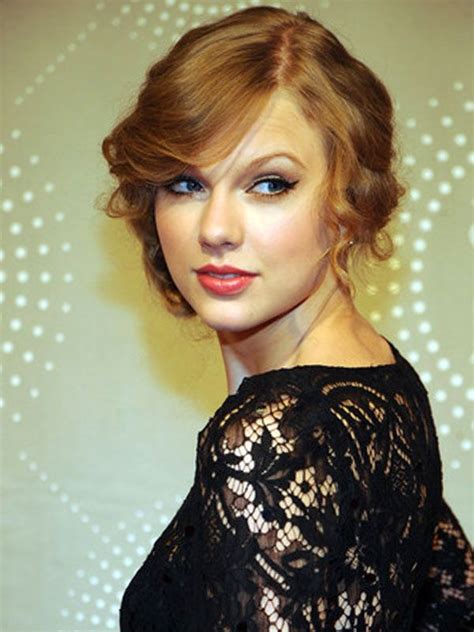 Taylor Swift Messy Updos Hairstyle Cb S Big Day