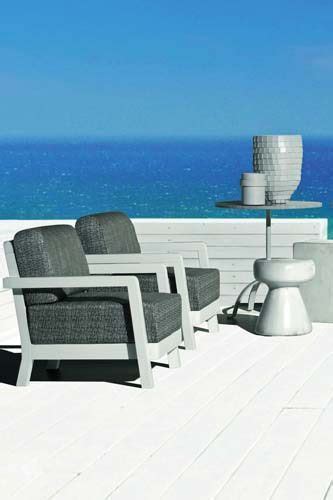 meubles de jardin transat design table bois fauteuils colores cote maison