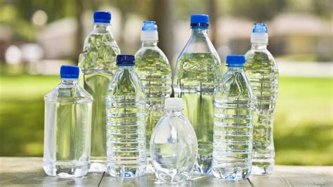 reutilizar botellas de agua purificada es  riesgo  la salud periodico sin cortapisa