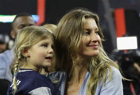 Gisele Bündchen And Daughter Vivian Are Twinning In This Photo Marie