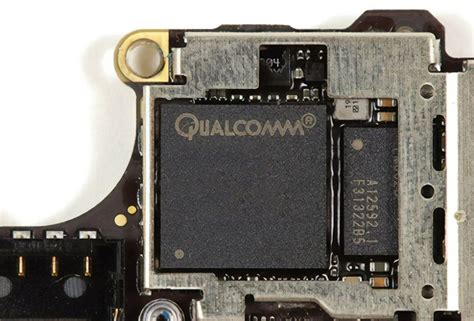 qualcomm accuses apple  handing  lte chipset secrets  intel letting   improve