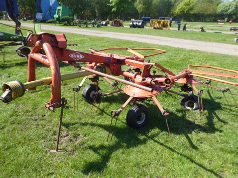 kuhn  rotor tedder