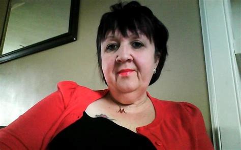 conve063e51 52 from glasgow is a local granny looking for casual sex