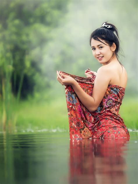 asian girl wallpaper 4k teen lake pond bath time portrait smiling