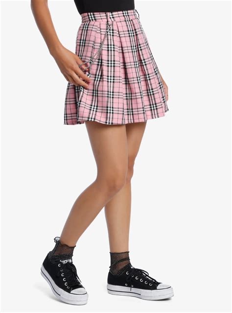 Pink Plaid Pleated Chain Skirt In 2020 Yellow Plaid