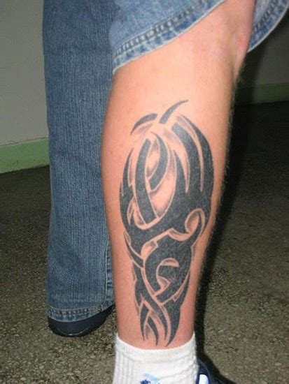 wzory tatuazy tribal tribal na nodze