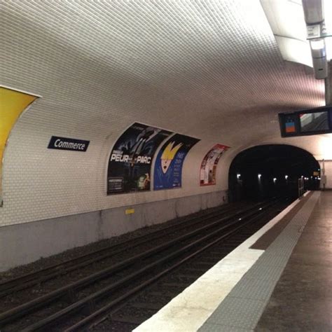 metro commerce  station de metro  paris