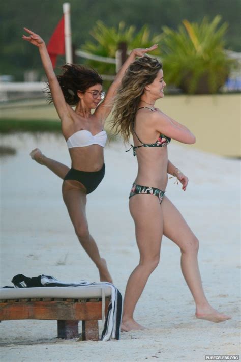 Leaked sarah hyland nude and bikini beach photos