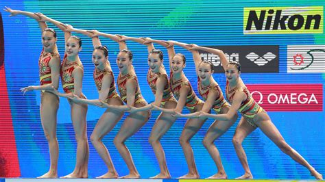 Mesmerizing Images From Synchronized Swimming Championships