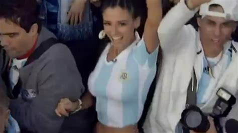 【w杯・セクシー美女サポ】ハンパない揺れでファンが続出したアルゼンチンのスタイル抜群サポーター youtube