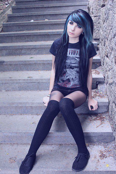 Pin By Mikayla Beckenhauer On Photography Ideas Cute Emo Girls Emo