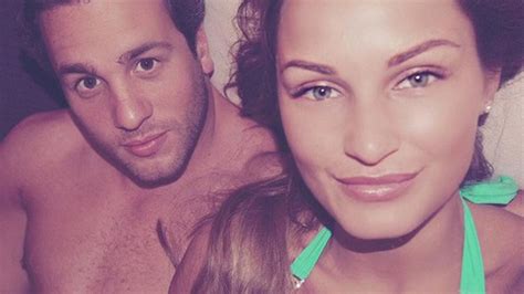 Sam Faiers Shows Off Pregnancy Glow In Loved Up Selfie With Paul