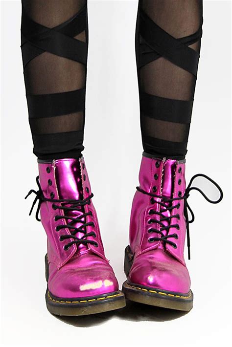rare  martens lace  hot pink airwair bouncing sole memorabilia boots sz  docmartens