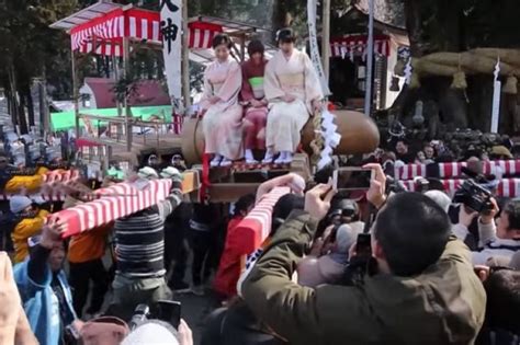 hodare fertility festival in nagaoka japan people flock to touch