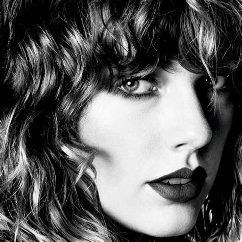 Taylor Swift Crowned Access 2017 Artist Of The Year Access
