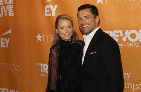 Kelly Ripa Mark Consuelos Daughter Lola Walks In On Them On Birthday