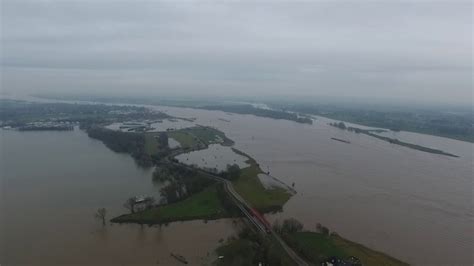 hoog water rijn  tolkamer lobith youtube