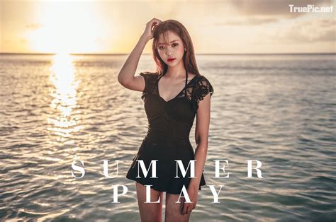 Jin Si Hyun Model Korea With Sexy Swimsuit In The Beach