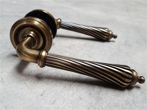 frelan hardware parisian giselle antique brass lever door handles jvab   doors